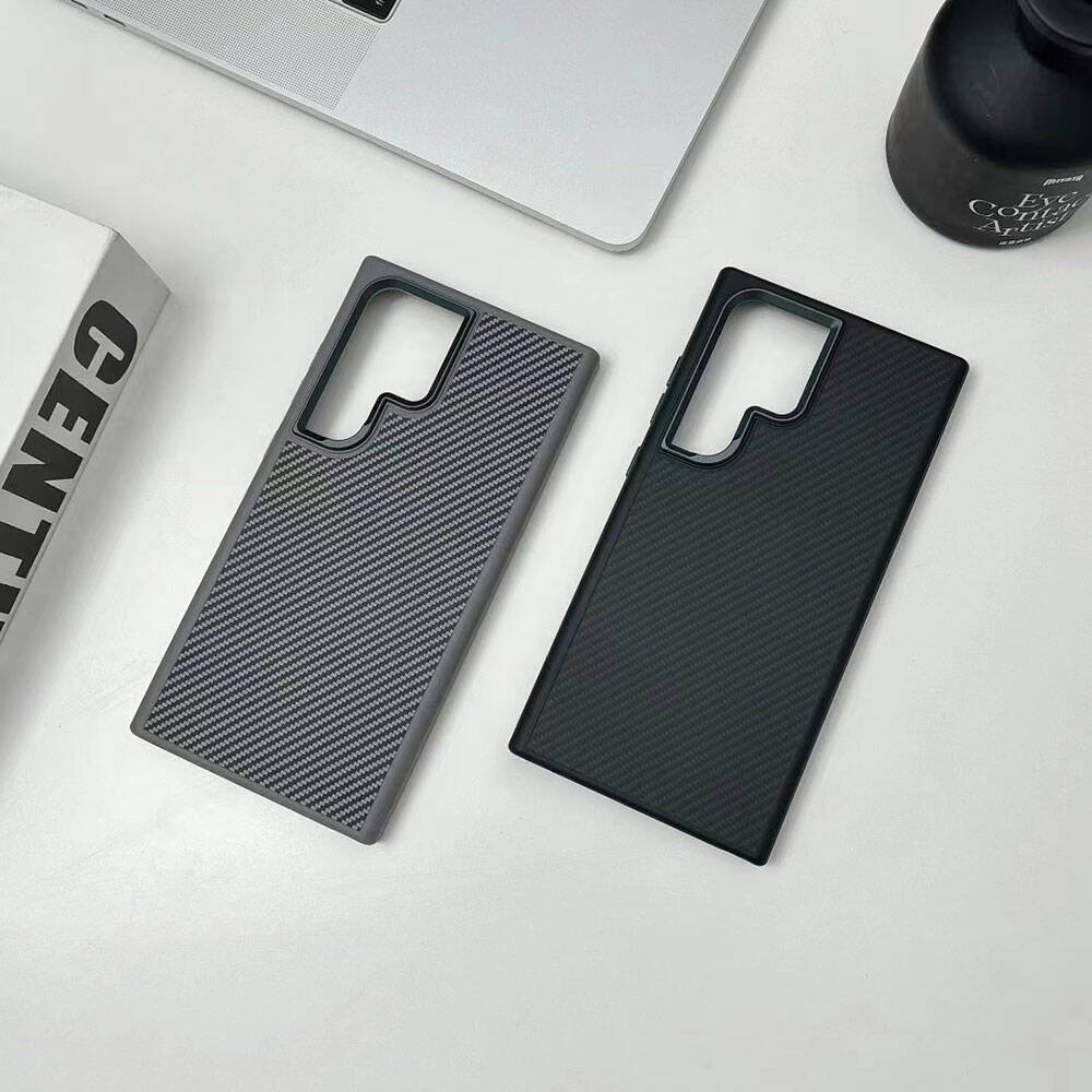 Galaxy S24 Ultra Kılıf M-safe Şarj Özellikli Karbon Fiber Görünümlü Zore Troy Kapak Gümüş