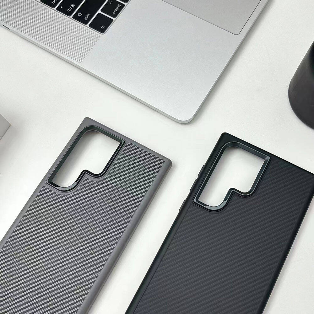 Galaxy S24 Ultra Kılıf M-safe Şarj Özellikli Karbon Fiber Görünümlü Zore Troy Kapak Gümüş
