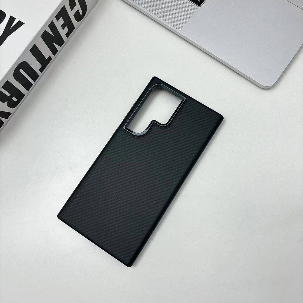 Galaxy S24 Ultra Kılıf M-safe Şarj Özellikli Karbon Fiber Görünümlü Zore Troy Kapak Gümüş