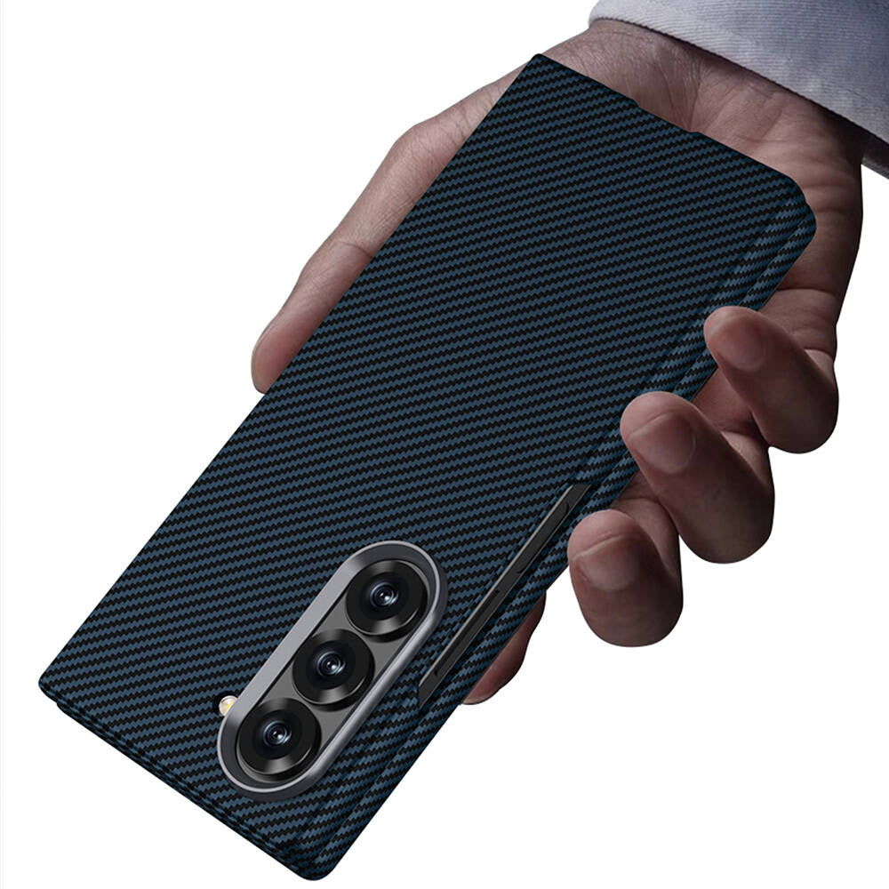Galaxy Z Fold 6 Kılıf Kamera Korumalı Karbon Fiber Tasarımlı Arka Yüzey Zore Kıpta Karbon Kapak Kırmızı