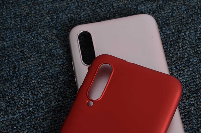 Xiaomi Mi A3 Kılıf Zore Premier Silikon Kapak Gold